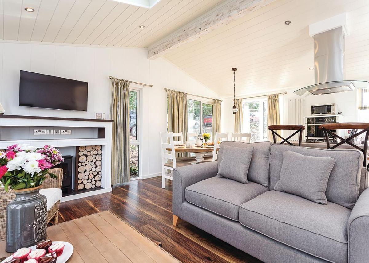 Woodside Bay Lodge Retreat Wootton Bridge  Eksteriør bilde