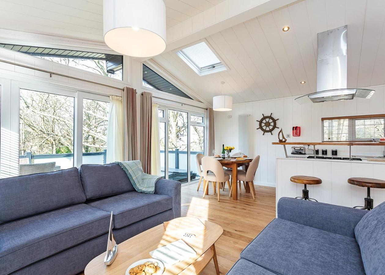 Woodside Bay Lodge Retreat Wootton Bridge  Eksteriør bilde